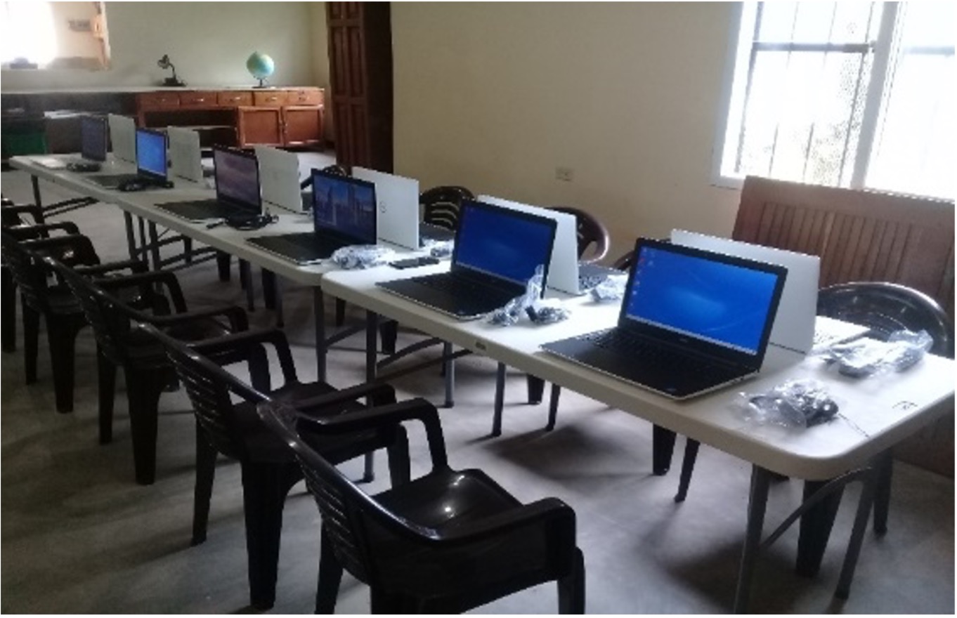 Educación inclusiva en Puerto Lempira: curso de computación, reforzamiento escolar e iluminación