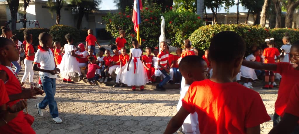 Grandes resultados del tercer periodo lectivo en el École Sainte Louise de Marillac de Puerto Príncipe, Haití.
