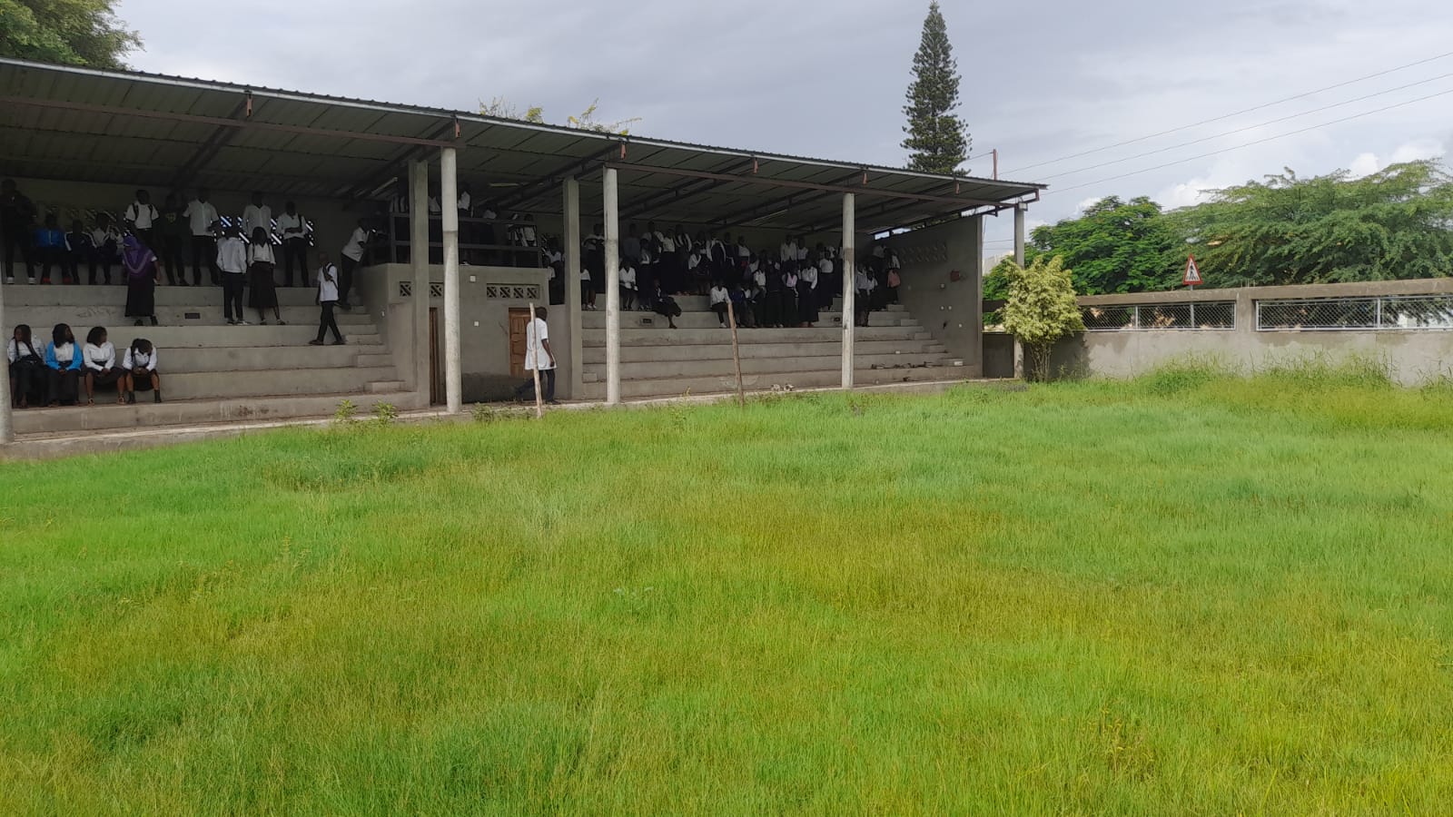 Mejora de la calidad de la educación en la Escuela Secundaria Santa Luisa de Marillac a través de la construcción de un Gimnasio Multiuso y la implementación integral de la Educación Física y otras materias transversales en Chalocuane, Mozambique.